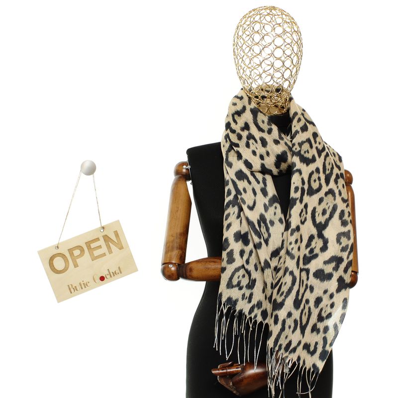Fashion, accesorii si bijuterii - Femei - Accesorii femei - Esarfe si fulare femei - Esarfa de dama, din 30% viscoza 70% poliester, Buticcochet, 75x180 cm, model animal print, Maro - ES3266 - Infinity.ro