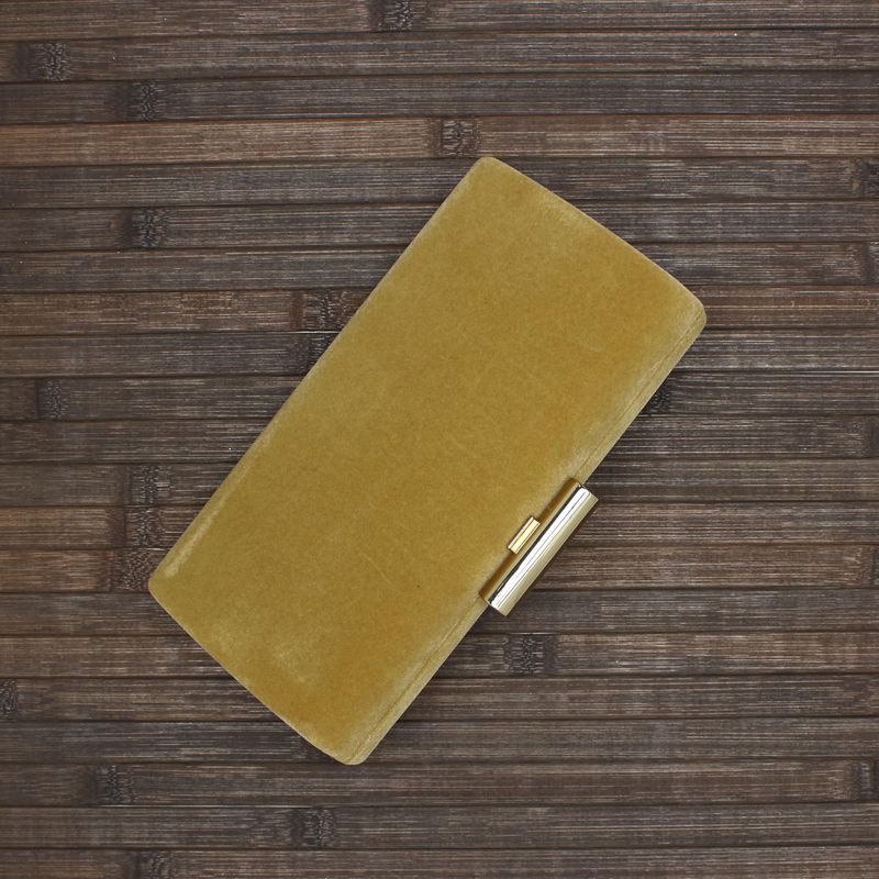 Fashion, accesorii si bijuterii - Femei - Accesorii femei - Genti si rucsacuri femei - Geanta plic, clutch pentru dama, ButicCochet, din material catifelat, 20x11x5 cm, Maro - GND318 - Infinity.ro