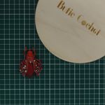 Market - Cadouri - Martisoare - Accesoriu dama, Brosa, din metal, Buticcochet, 6.5 x 4.5 cm, model Gandacel, Rosu - MR624 - Infinity.ro