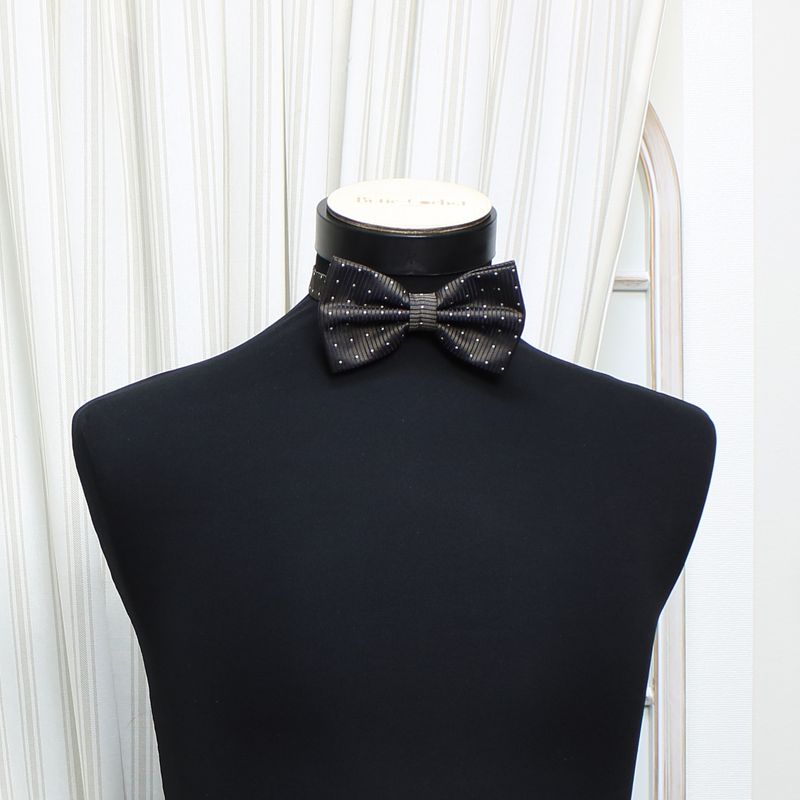 Fashion, accesorii si bijuterii - Barbati - Accesorii barbati - Cravate si papioane barbati - Set 3 piese, papion, butoni si batista, pentru barbati, ButicCochet, imprimeu stilizat, kaki - SETP263 - Infinity.ro