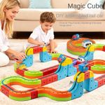 Jucarii, Copii si Bebe - Jucarii si jocuri - Vehicule si jucarii cu telecomanda - Trenulete de jucarie - Set Tren Magnetic 3D cu 150 Piese, Traseu cu Pante, Bucla, Poduri si Cuburi Colorate, Jucarie Educativa, 3-8 ani - Infinity.ro