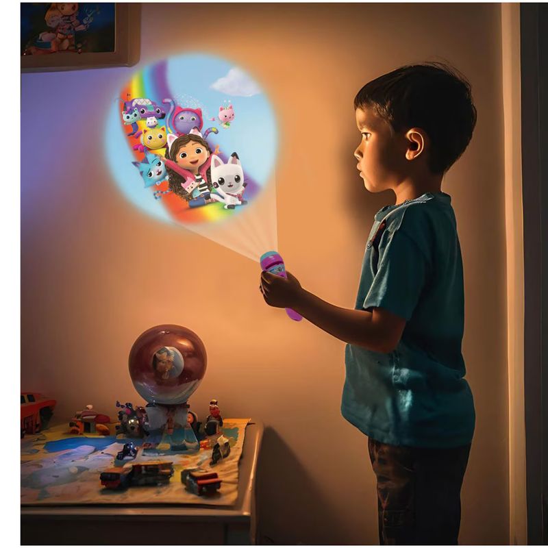Jucarii, Copii si Bebe - Jucarii si jocuri - Jucarii & jocuri educative - Laptopuri, tablete si gadget-uri copii - Lanterna cu proiector Lexibook - Gabby's Dollhouse - Infinity.ro