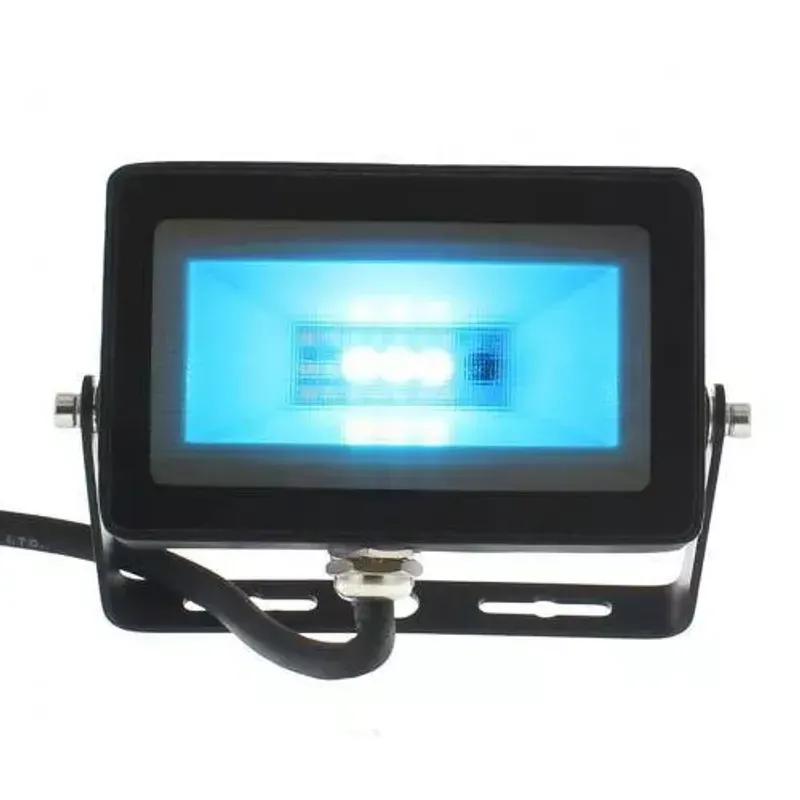 Casa si Gradina - Corpuri si surse de iluminat - Iluminat exterior - Instalatii luminoase exterior - Proiector cu LED 7W 470lm IP65 RGB multicolor cu telecomanda Well - Infinity.ro