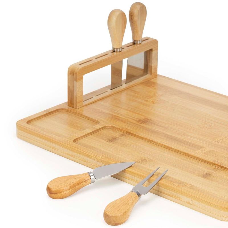 Casa si Gradina - Mobilier - Seturi de mobilier - Seturi bucatarie - Set servire branzeturi platou bambus suport cutite 4 accesorii, 35x28x8 cm, design natural, maro natur - Infinity.ro