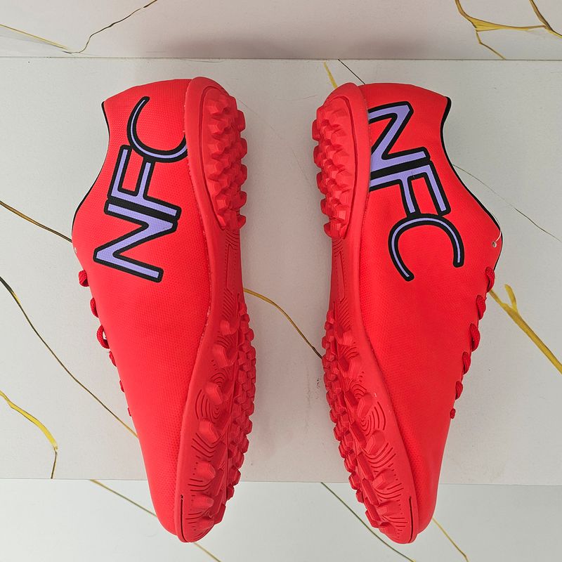 Sport si Outdoor - Echipament Sportiv - Incaltaminte sport - Pantofi sport - Ghete de fotbal MBrands NFC pentru teren sintetic cusute in varf 45 rosu - Infinity.ro