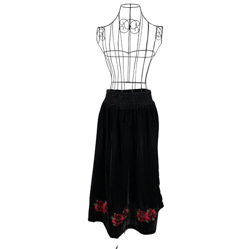 Fashion, accesorii si bijuterii - Femei - Imbracaminte femei - Fuste femei - Fusta dama din catifea negru/rosu , marime 3XL - Infinity.ro