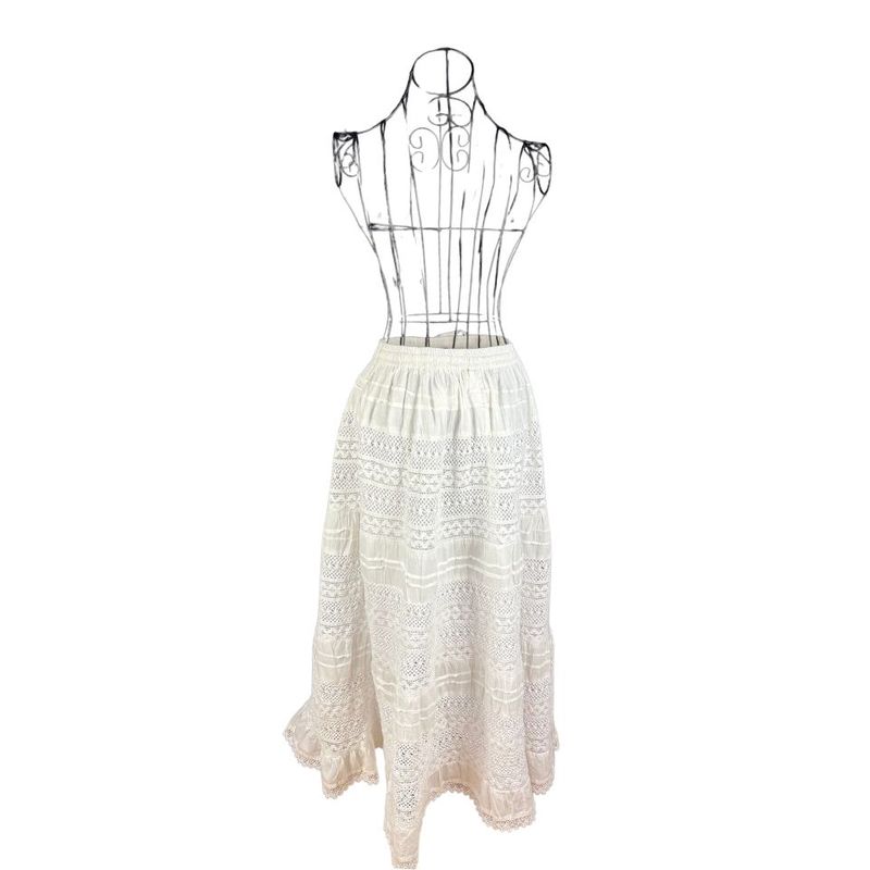Fashion, accesorii si bijuterii - Femei - Imbracaminte femei - Fuste femei - Fusta dama R24F alb crystal , marime XL - Infinity.ro