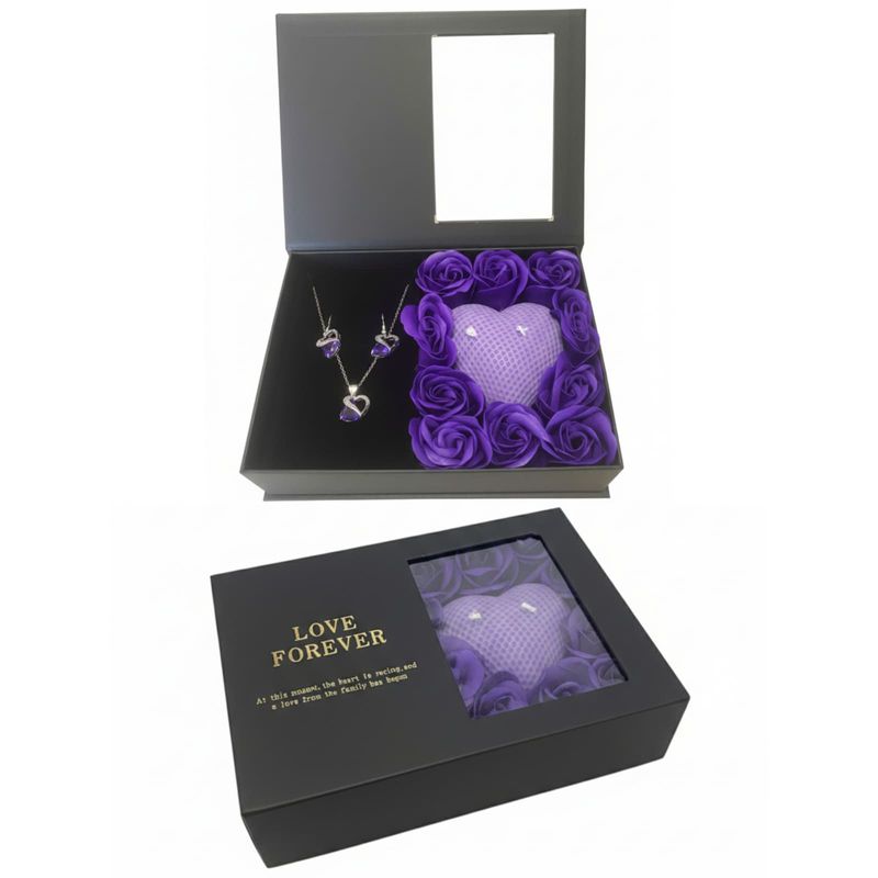 Casa si Gradina - Decoratiuni - Aromaterapie si lumanari - Lumanari si candele - Set cadou Love Forever, lumanare inima parfumata, bijuterii cu cristale mov, 3 piese, cutie premium - Infinity.ro