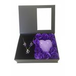 Casa si Gradina - Decoratiuni - Aromaterapie si lumanari - Lumanari si candele - Set cadou Love Forever, lumanare inima parfumata, bijuterii cu cristale mov, 3 piese, cutie premium - Infinity.ro
