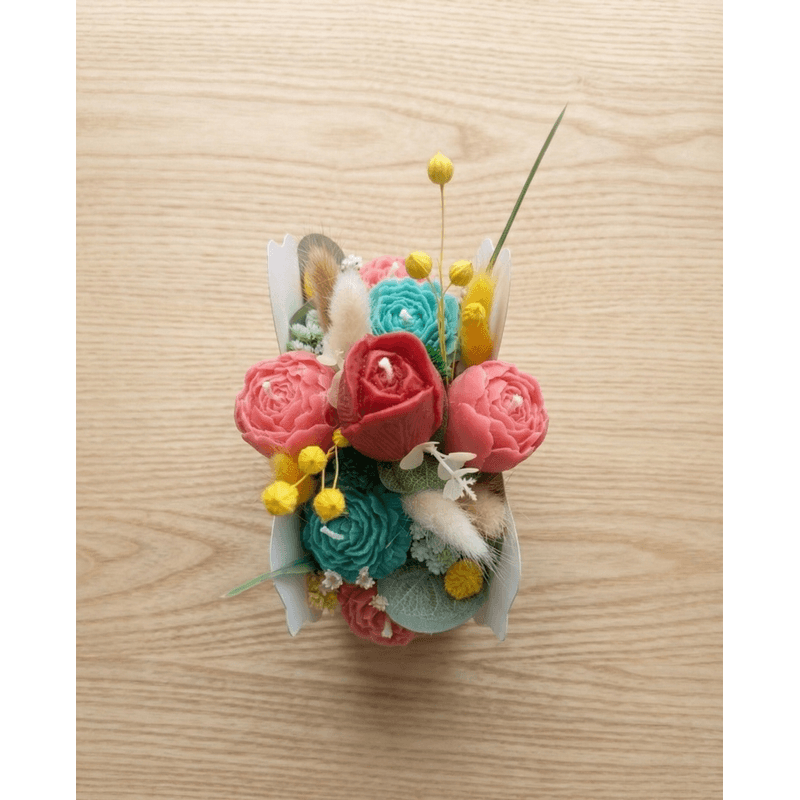 Casa si Gradina - Decoratiuni - Aromaterapie si lumanari - Lumanari si candele - Aranjament Premium "Gentuță cu Fundă" – Flori Nemuritoare și Lumânări Parfumate din Ceara de Soia Naturală, Negru - Infinity.ro