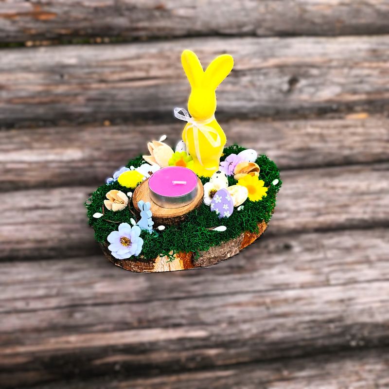 Market - Cadouri - Flori si aranjamente - Decoratiune pentru interior, aranjament cu licheni stabilizati si iepuras ceramic de Paste, cu lumanare, 18 cm - Infinity.ro