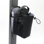 Sport si Outdoor - Echipament Sportiv - Accesorii echipament sportiv - Genti si borsete fitness - Geanta fitness Arvada® Snap MagnetiPack, prindere magnetica pe metal, compartiment sticla/telefon, bretea reglabila, neg - Infinity.ro