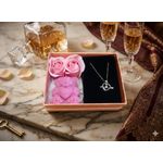 Market - Cadouri - Pachete si cosuri cadou - Set Cadou "Eternal Love" - Ursuleț de Spumă, 2 Trandafiri și Lanț Inimă cu Săgeată, Roz - Infinity.ro