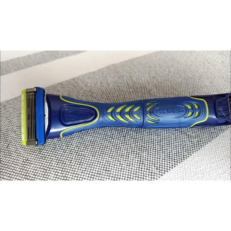 Ingrijire personala si Cosmetice - Aparate & accesorii ingrijire personala - Aparate de ras si tuns - Aparate de ras electrice - Set Aparat de Tuns 4 in 1 Wilkinson Hydro5 Groomer si Aparat de Ras, + 9 rezerve - Infinity.ro