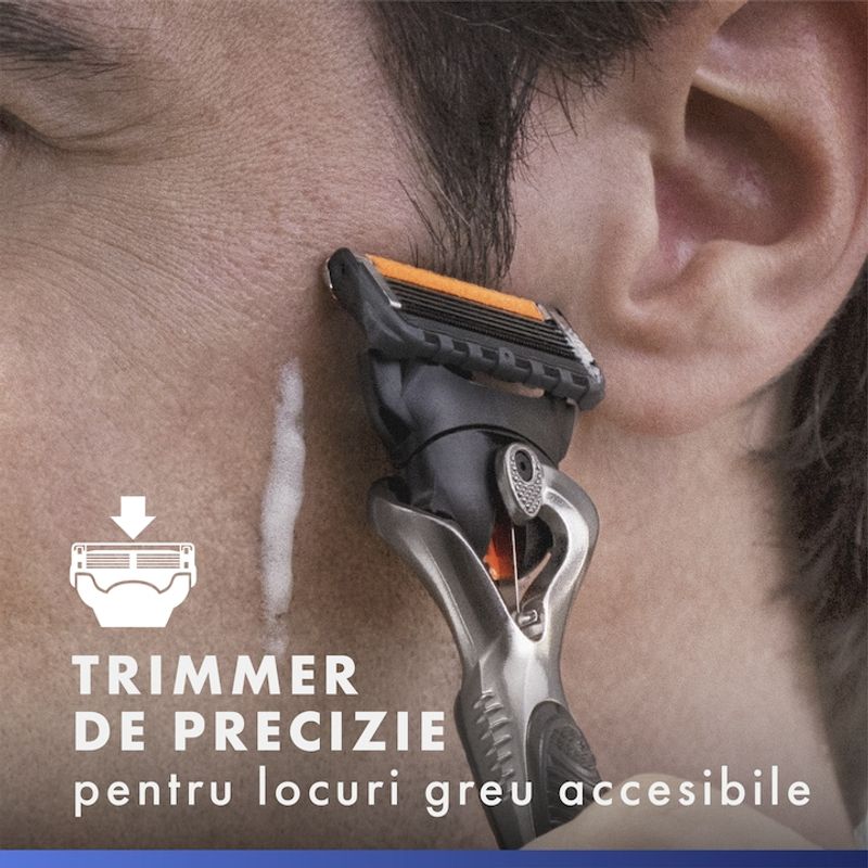 Ingrijire personala si Cosmetice - Aparate & accesorii ingrijire personala - Aparate de ras si tuns - Aparate de ras clasice - UEFA Champions League Special Edition Aparat de ras Gillette ProGlide + 4 rezerve, Suport aparat de ras - Infinity.ro