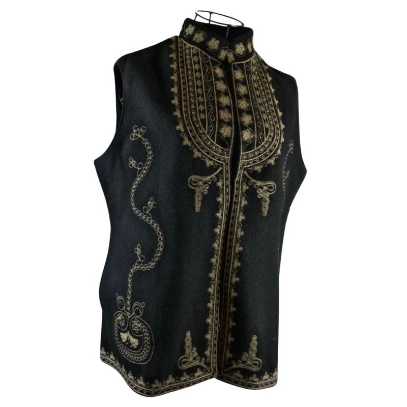 Fashion, accesorii si bijuterii - Femei - Imbracaminte femei - Sacouri si veste femei - Vesta traditionala dama neagra , marimea S - Infinity.ro