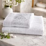 Casa si Gradina - Textile si covoare - Textile baie - Prosoape - Set 2 prosoape baie Kotonia Home - catifea, 100% Bumbac, 50x90 cm si 70x140 cm, decor floral satinat, alb - Infinity.ro