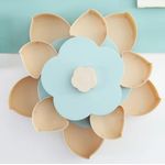 Casa si Gradina - Bucatarie si vesela - Vesela si tacamuri - Platouri de bucatarie - Cutie pentru bomboane, snacks in forma de floare, 2 Nivele, 10 compartimente, Albastru-Crem - Infinity.ro