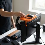 PC, gaming si accesorii - Periferice PC - Periferice Diverse - Raft universal pentru monitor, portocaliu, dimensiuni 13x3.9x14cm - Infinity.ro