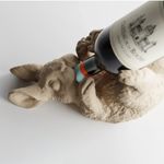 Casa si Gradina - Bucatarie si vesela - Accesorii bar - Suporturi bauturi - Suport sticla de vin in froma de iepure, culoare bej, material plastic PLA - Infinity.ro