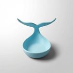 Casa si Gradina - Decoratiuni - Obiecte decorative - Accesorii decorative - Tava organizatoare decorativa cu silueta de coada de balena, albastru, 17cm - Infinity.ro