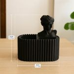 Carti si Birotica - Birotica - Accesorii de birou - Suporturi accesorii birou - Organizator Birou Sculptural cu Bust Clasic, Negru, 17 cm - Infinity.ro