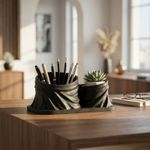 Carti si Birotica - Birotica - Accesorii de birou - Suporturi accesorii birou - Organizator birou sculptural, negru, 17 cm, design cu efect de drapaj - Infinity.ro