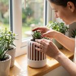 Casa si Gradina - Gradinarit si plante - Plante si ghivece - Ghivece si suporturi - Ghiveci Decorativ cu Nervuri Aerisite, Alb, 12 cm - Infinity.ro