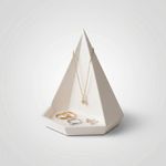 Fashion, accesorii si bijuterii - Femei - Bijuterii femei - Cutii bijuterii - Tavita pentru Bijuterii cu Forma Piramidala, Alb, 16 cm - Infinity.ro
