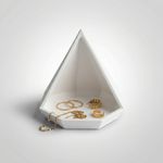 Fashion, accesorii si bijuterii - Femei - Bijuterii femei - Cutii bijuterii - Tavita pentru Bijuterii cu Forma Piramidala, Alb, 16 cm - Infinity.ro
