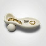 Fashion, accesorii si bijuterii - Femei - Bijuterii femei - Cutii bijuterii - Tava pentru Bijuterii Sculpturala Minimalista, Ivory, 18 cm - Infinity.ro