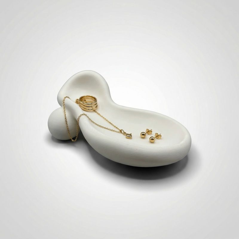 Fashion, accesorii si bijuterii - Femei - Bijuterii femei - Cutii bijuterii - Tava pentru Bijuterii Sculpturala Minimalista, Ivory, 18 cm - Infinity.ro