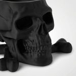 Carti si Birotica - Birotica - Accesorii de birou - Suporturi accesorii birou - Suport Organizator Birou Craniu Gothic, Negru, 15 cm - Infinity.ro