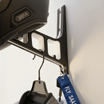 Auto si Moto - Moto - Accesorii moto si consumabile - Suport Perete pentru Casca Moto, Include Suruburi Montaj, Sistem Prindere Rigid, Accesorii Moto pentru Casa sau Garaj, Culoare Negru cu Insertii Albe - Infinity.ro