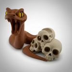 PC, gaming si accesorii - Gaming - Accesorii gaming - Accesorii console gaming - Suport Controller cu Diorama Horror, Maro/Bej, 17 cm - Infinity.ro