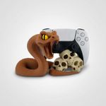 PC, gaming si accesorii - Gaming - Accesorii gaming - Accesorii console gaming - Suport Controller cu Diorama Horror, Maro/Bej, 17 cm - Infinity.ro
