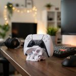 PC, gaming si accesorii - Gaming - Accesorii gaming - Accesorii console gaming - Suport Controller cu Design Craniu Mistic, Alb, 9 cm - Infinity.ro