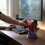 PC, gaming si accesorii - Gaming - Accesorii gaming - Accesorii console gaming - Suport Controller cu Tentacule Decorative, Mov, 10 cm - Infinity.ro