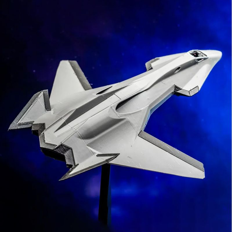 Jucarii, Copii si Bebe - Jucarii si jocuri - Vehicule si jucarii cu telecomanda - Elicoptere, avioane si nave de jucarie - Macheta Avion FA 37 Talon, decoratiune birou, cu stand, 20m, printat 3D - Infinity.ro