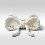 Fashion, accesorii si bijuterii - Femei - Bijuterii femei - Cutii bijuterii - Tavita pentru Bijuterii cu Fundita Eleganta, Alb, 16 cm - Infinity.ro