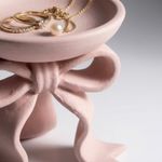 Fashion, accesorii si bijuterii - Femei - Bijuterii femei - Cutii bijuterii - Tavita pentru Bijuterii cu Funda Eleganta, Roz, 11 cm - Infinity.ro