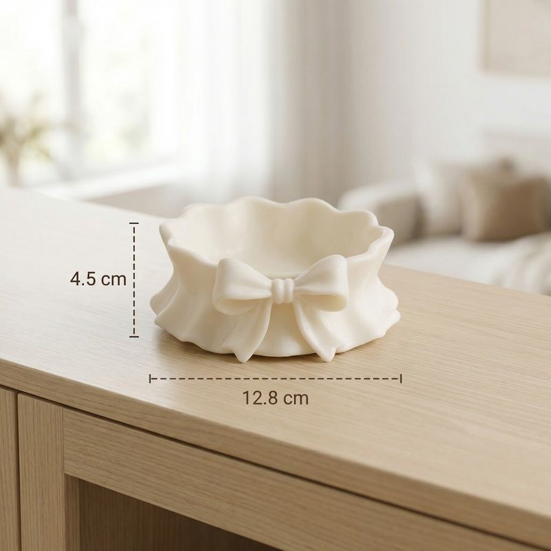 Casa si Gradina - Decoratiuni - Obiecte decorative - Vaze si boluri decorative - Bol Decorativ cu Volane si Funda Eleganta, Alb, 13 cm - Infinity.ro