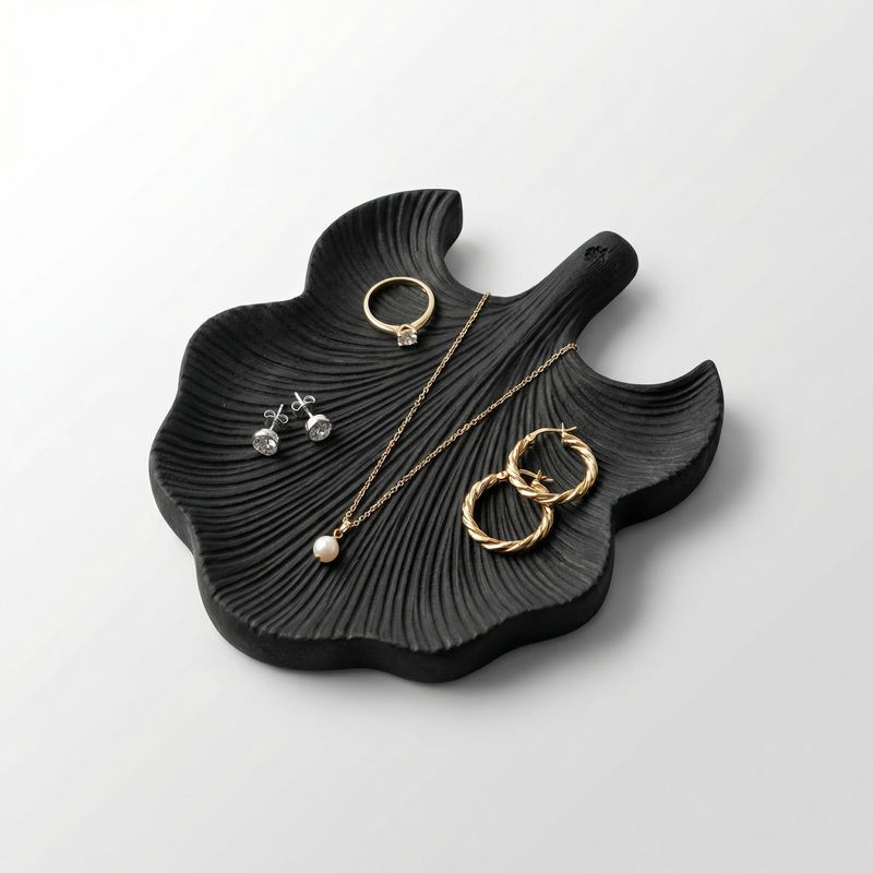 Fashion, accesorii si bijuterii - Femei - Bijuterii femei - Cutii bijuterii - Tava Organizatoare pentru Bijuterii Botanica, Negru, 22 cm - Infinity.ro