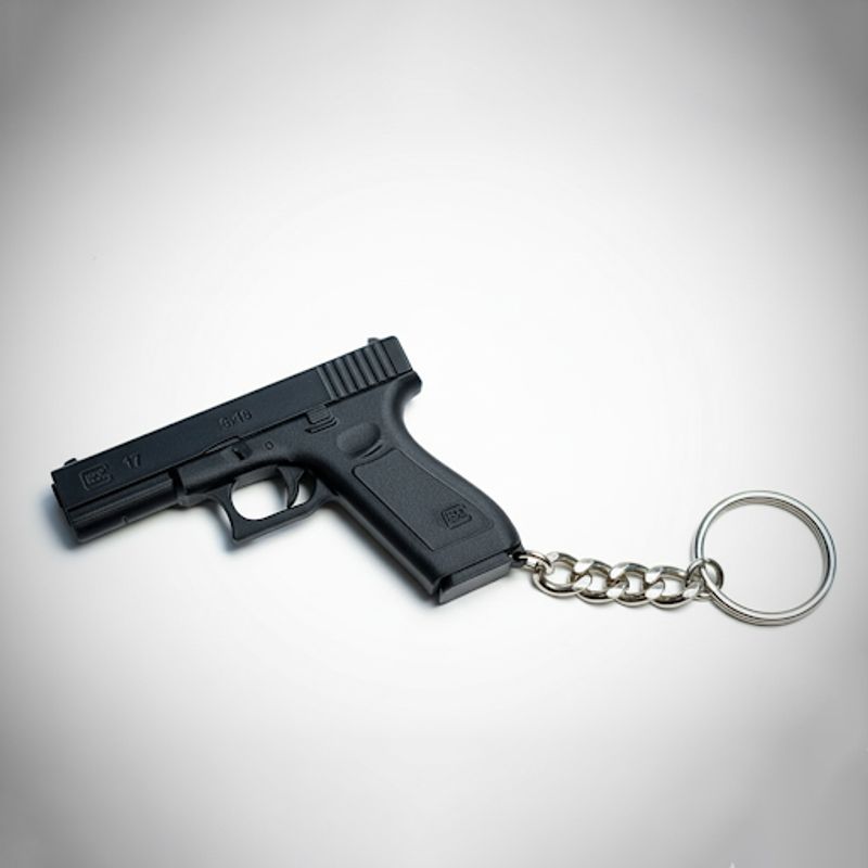 Market - Cadouri - Suveniruri - Breloc pistol Glock 17, fluier integrat, negru, printat 3D, plastic - Infinity.ro