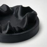 Fashion, accesorii si bijuterii - Femei - Bijuterii femei - Cutii bijuterii - Tava pentru Bijuterii cu Pliuri Sculpturale, Negru, 20 cm - Infinity.ro