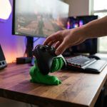 PC, gaming si accesorii - Gaming - Accesorii gaming - Accesorii console gaming - Suport pentru Controller, Verde, 12 cm, Design Tentacule - Infinity.ro