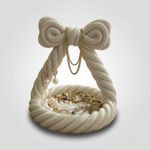 Fashion, accesorii si bijuterii - Femei - Bijuterii femei - Cutii bijuterii - Tava Organizatoare pentru Bijuterii cu Funda Decorativa, Alb, 13 cm - Infinity.ro