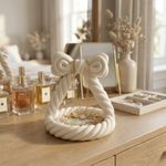 Fashion, accesorii si bijuterii - Femei - Bijuterii femei - Cutii bijuterii - Tava Organizatoare pentru Bijuterii cu Funda Decorativa, Alb, 13 cm - Infinity.ro