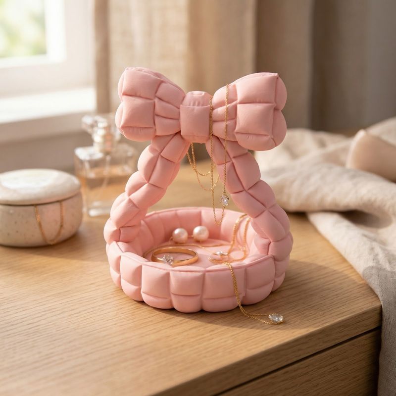 Fashion, accesorii si bijuterii - Femei - Bijuterii femei - Cutii bijuterii - Tavita Organizator Bijuterii cu Funda Matlasata, Roz, 13 cm - Infinity.ro