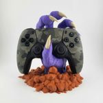 PC, gaming si accesorii - Gaming - Accesorii gaming - Accesorii console gaming - Suport Controller Gheara, Mov, 17cm, Design 3D - Infinity.ro